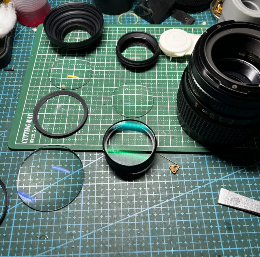 MAMIYA-SEKOR C 80mm f/1.9】レンズカビ取り修理清掃はできる？料金は