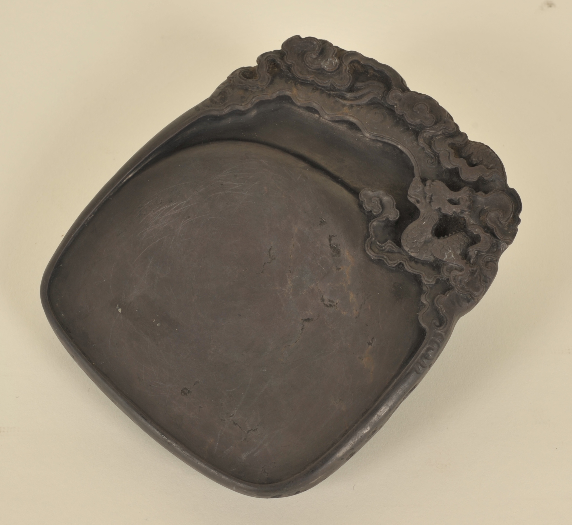 雲龍硯 - 観峰館