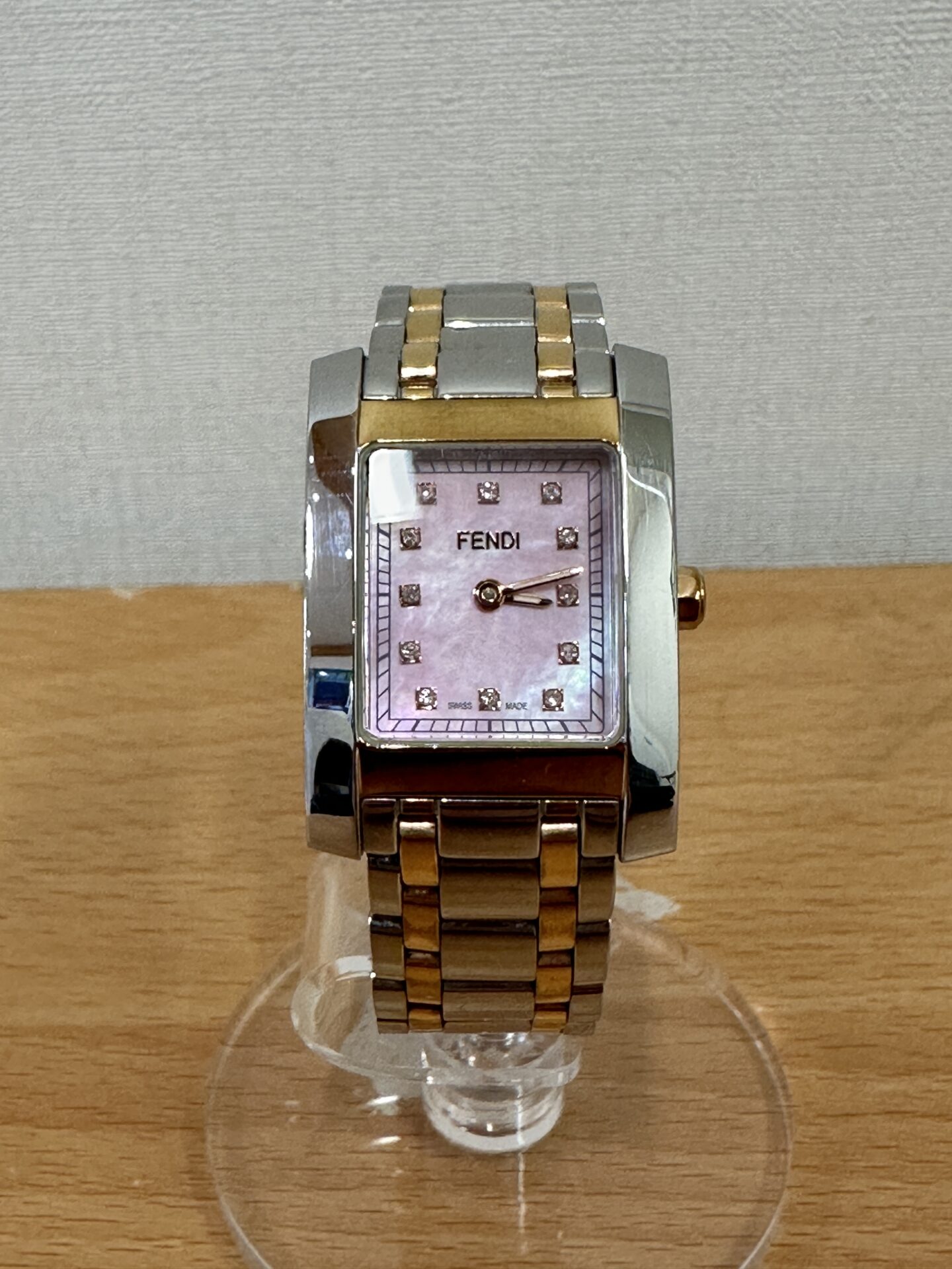 FENDI フェンディ 7000L クォーツ時計の買取・質預かりの査定価格を