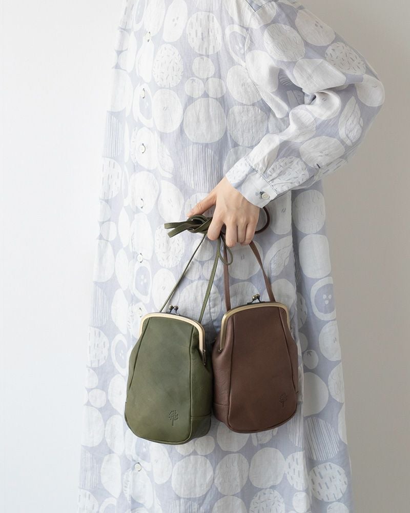 コンパクトで軽いショルダーバッグ「ドロップツリー がま口 ワン