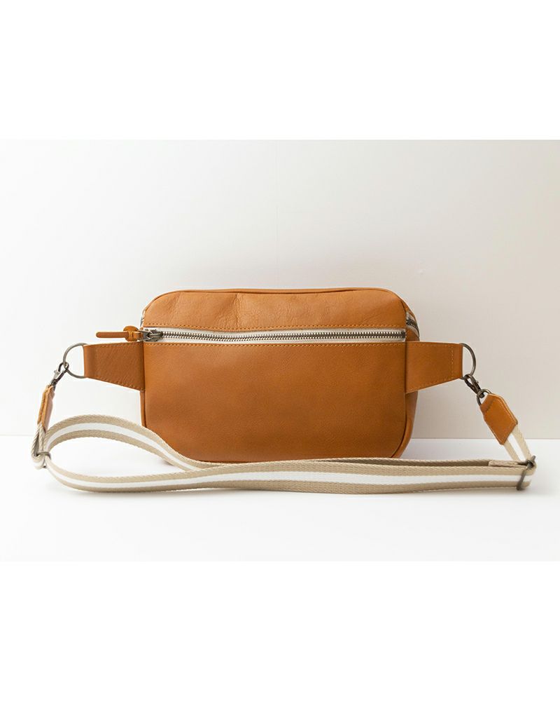 カンミ kanmi 「All story ボディバッグ」 バニラ 【公式通販】