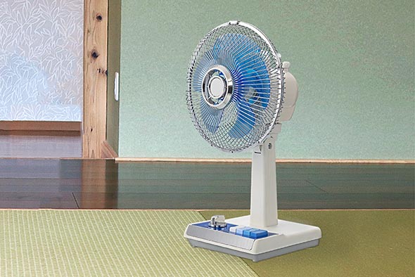 昭和レトロなミニ扇風機。懐かしいボタンとダイヤル - 家電 Watch