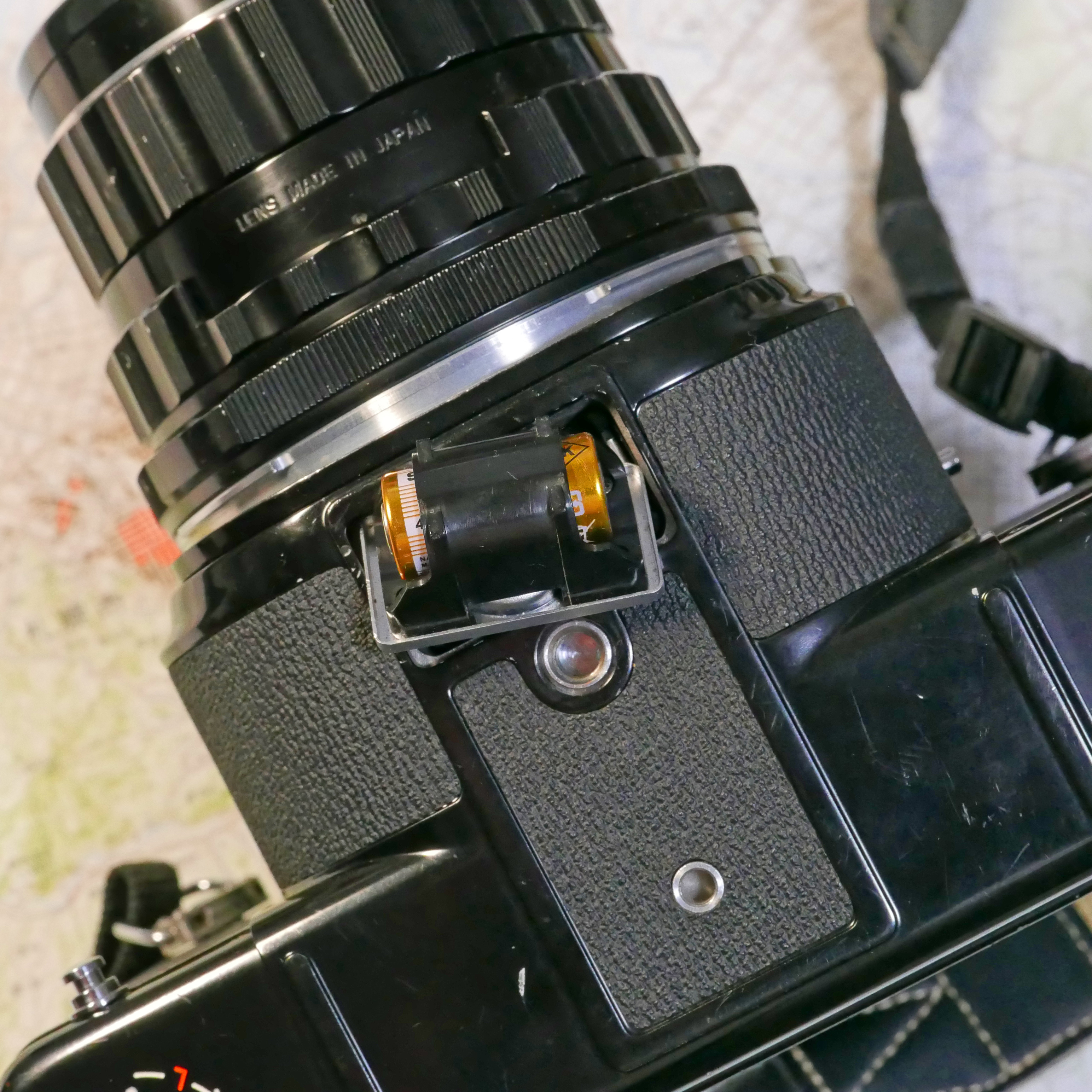 PENTAX（ペンタックス）67に古い【SMC 75mm F4.5】広角レンズで夜の街