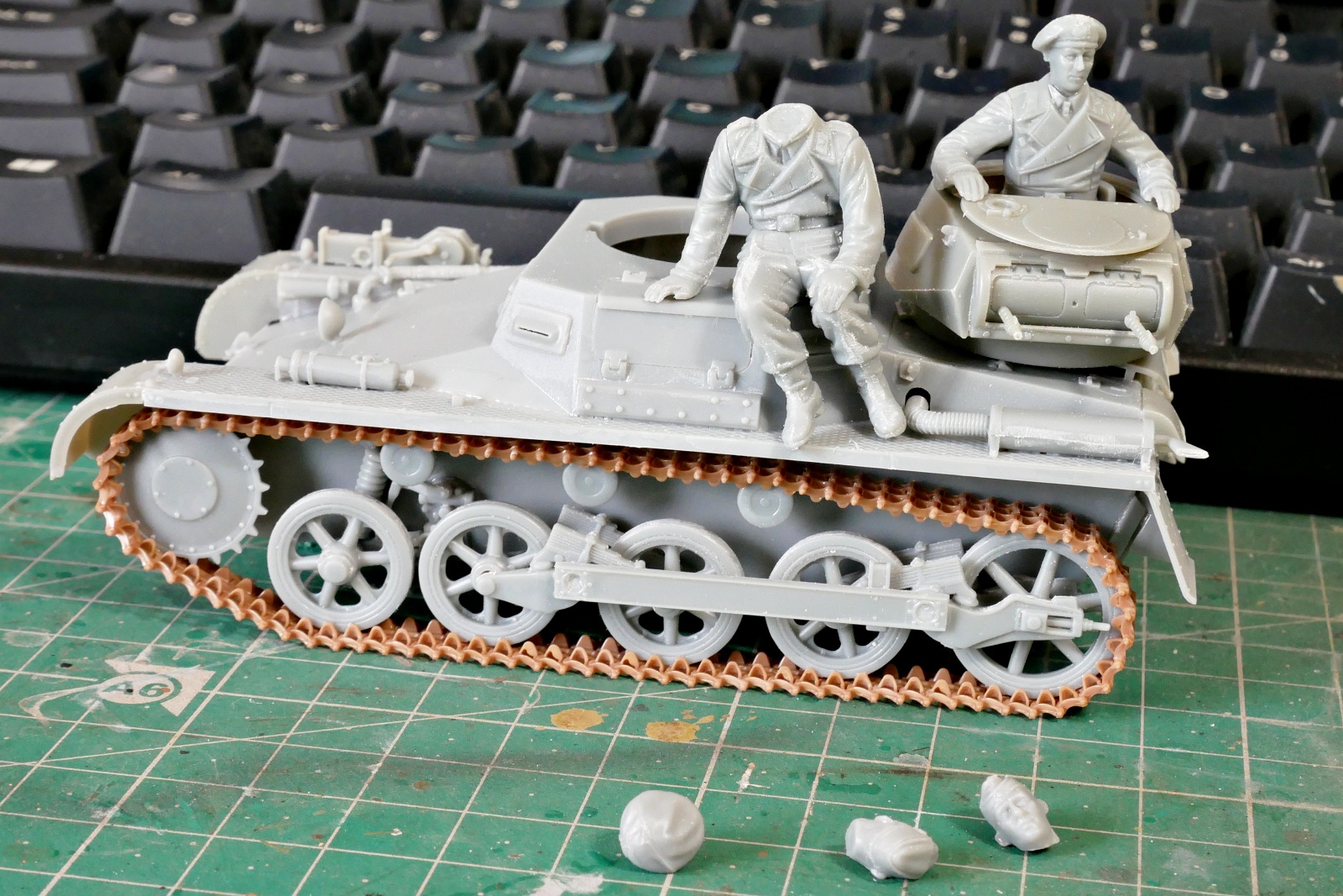 ドイツI号戦車A型 トライスター 1/35 プラモデル製作手順 組立と塗装