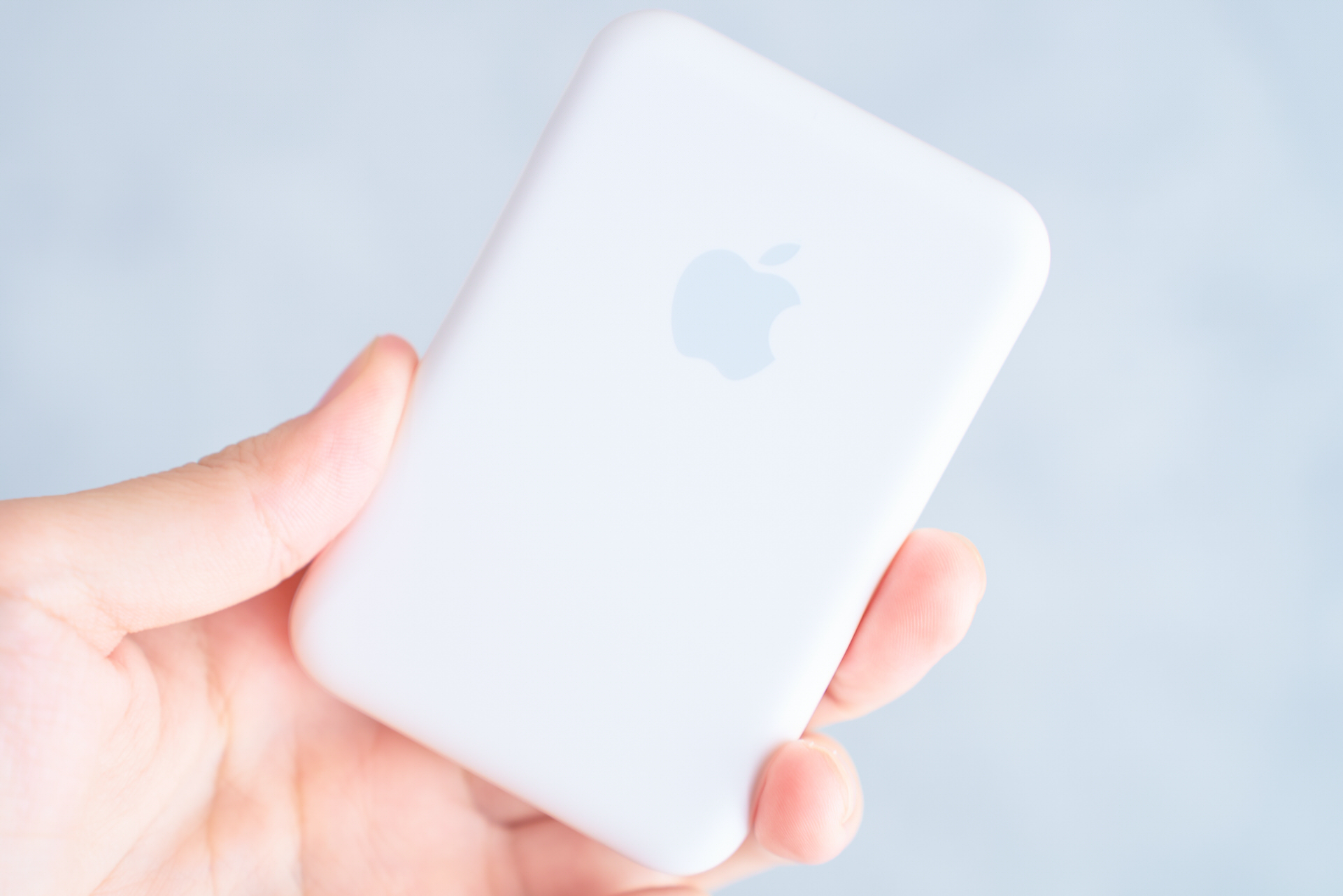 絶対買うな！】Apple唯一の純正バッテリー『MagSafeバッテリーパック