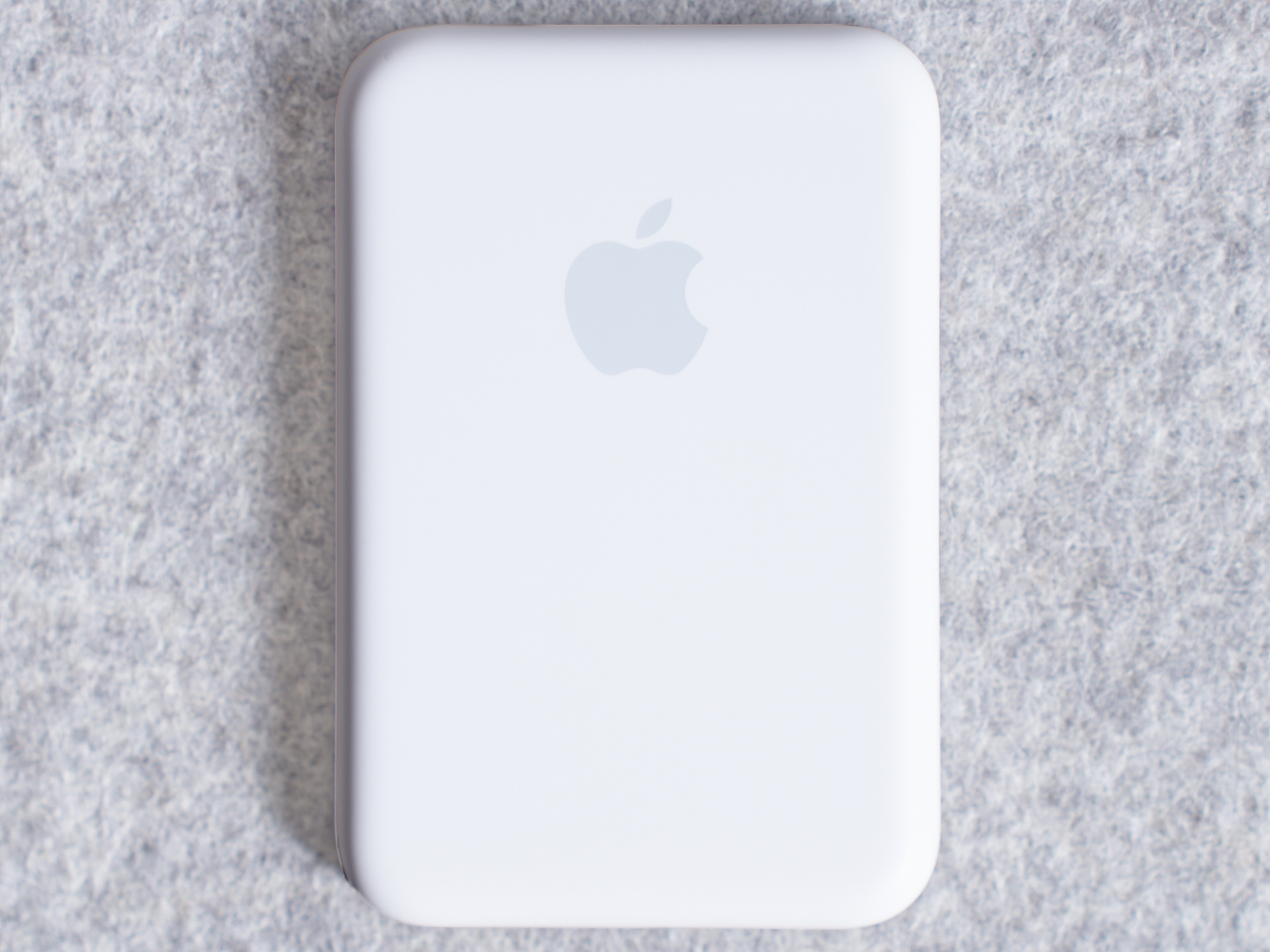 絶対買うな！】Apple唯一の純正バッテリー『MagSafeバッテリーパック