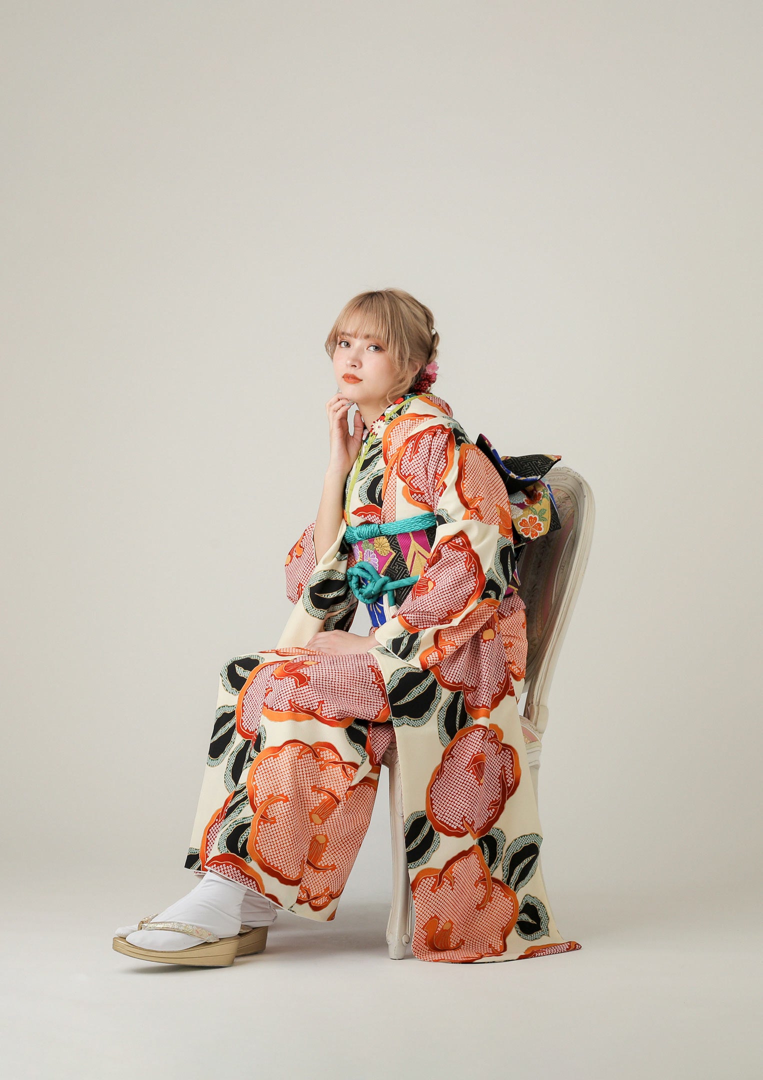 振袖ネットレンタル：白と赤朱色】ぽってり椿がハイカラ/KH-241