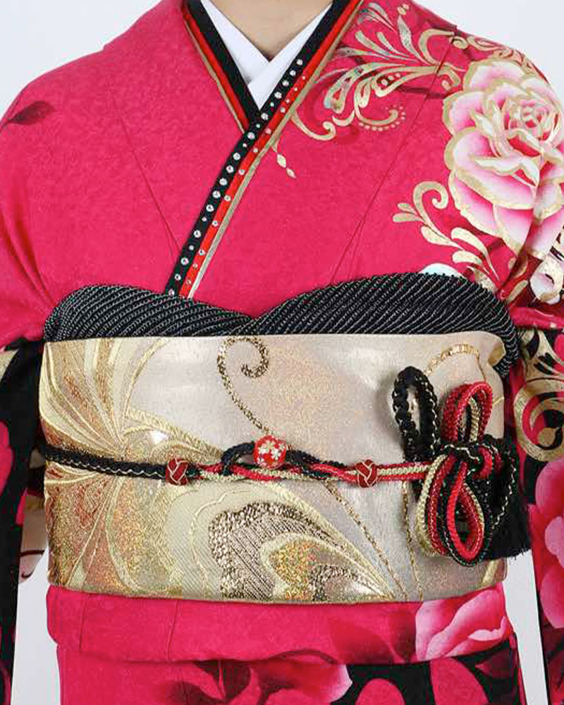 振袖 | 濃いピンク地に黒白暈し 蝶と薔薇とハート模様 | 着物ネット