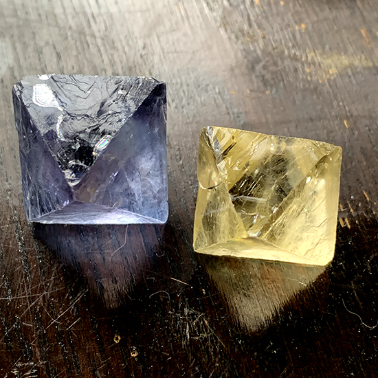 イリノイ州産八面体蛍石10月販売分 – きらら舎