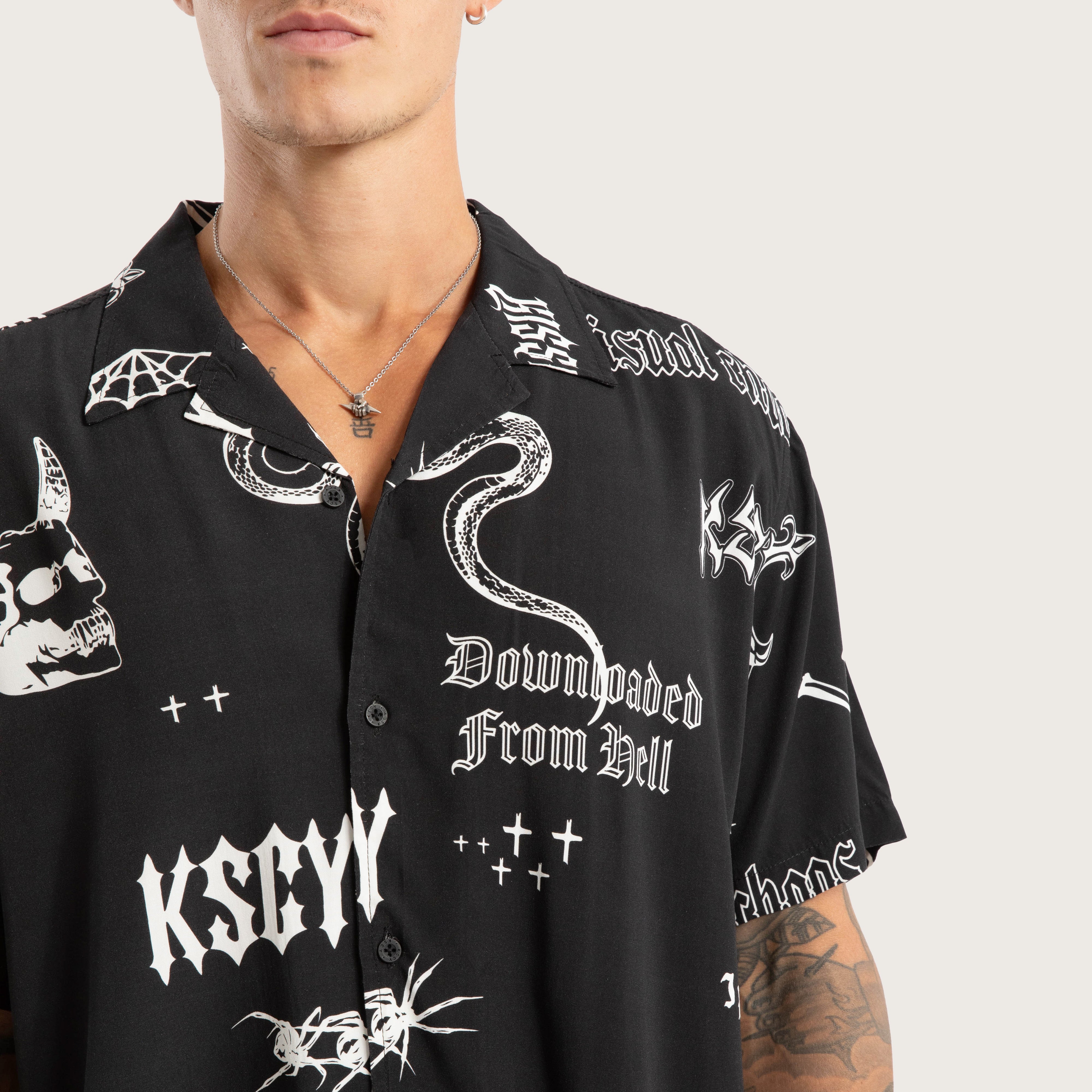 Visual Chaos Relaxed Shirt Black Print | KSCY