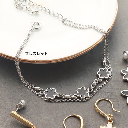 レシピNo.KR0824 フラワーチャームのモノトーンアクセサリー5種 – 貴和