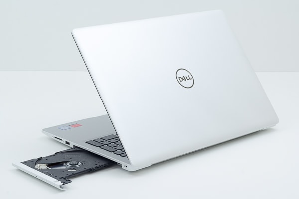デル Inspiron 15 5000 （5570）レビュー：フルHD＆DVD対応
