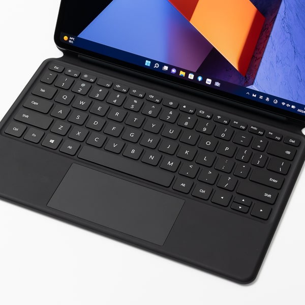 HUAWEI MateBook Eレビュー：2.5K OLEDパネル採用の12.6インチ