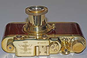 妖しいカメラとマイクロフォーサーズの物語 金色の偽ライカ