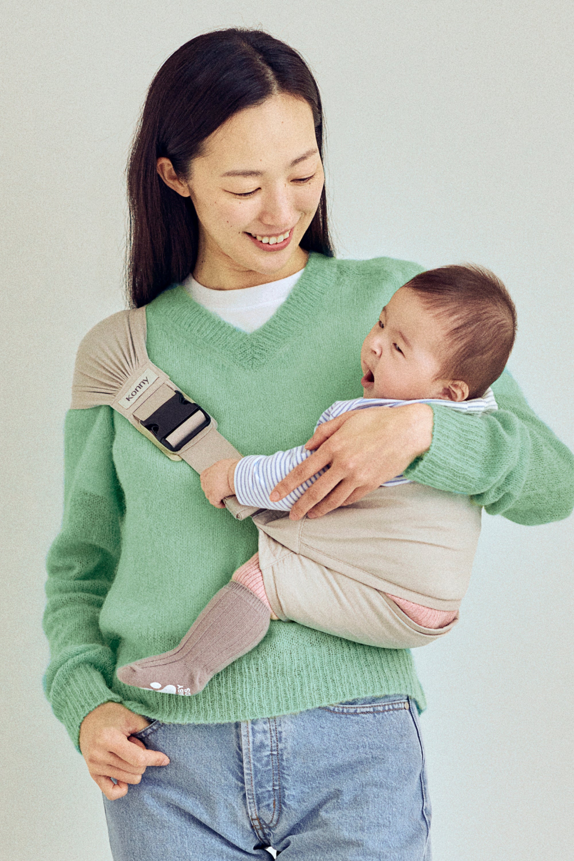 コニー安心ヒップシート 抱っこ紐 | 2枚のシートで安定感抜群。生後6