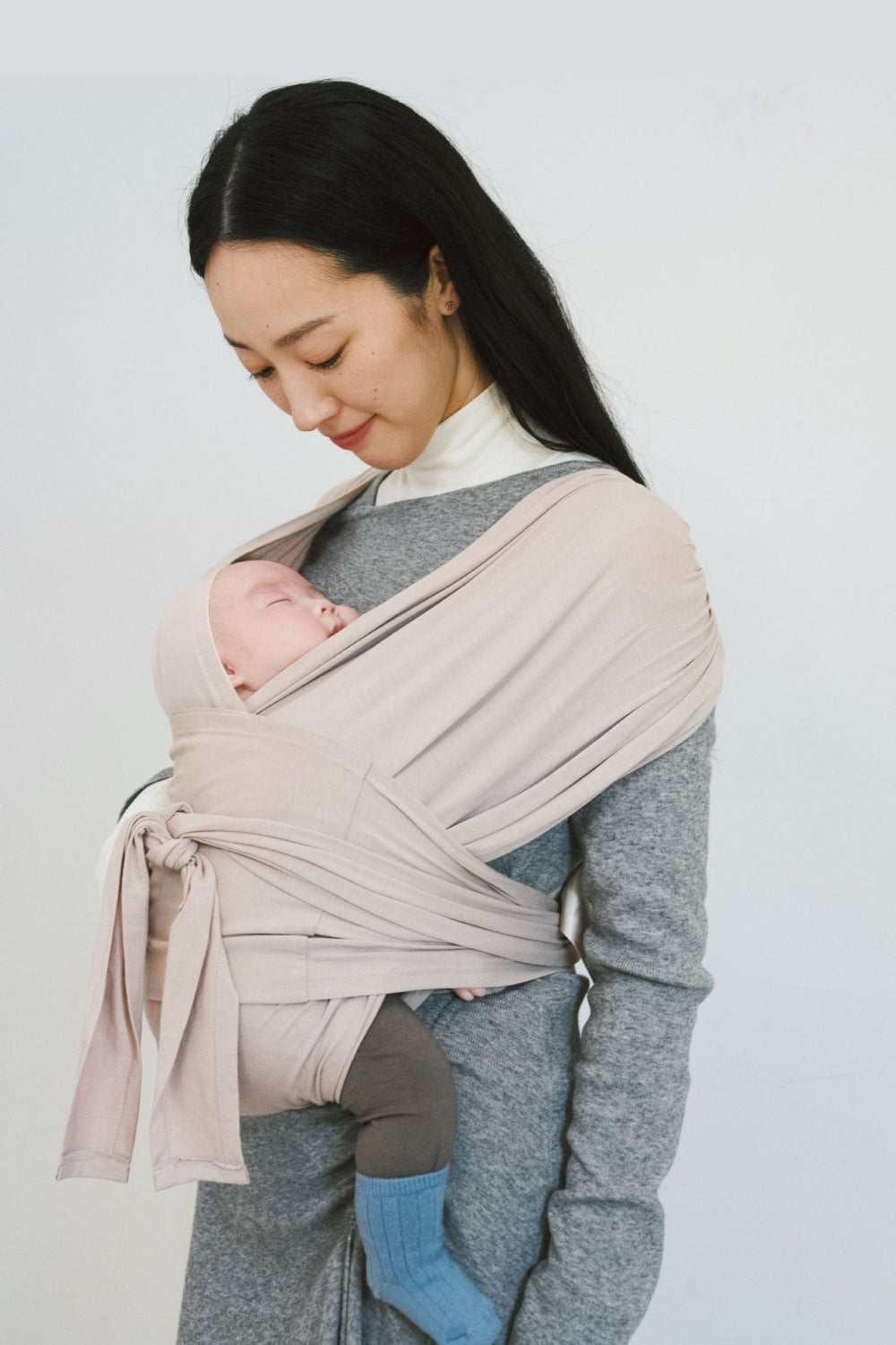 コニー抱っこ紐FLEX SoftBreeze™ | 新生児からの密着抱っこで赤ちゃん