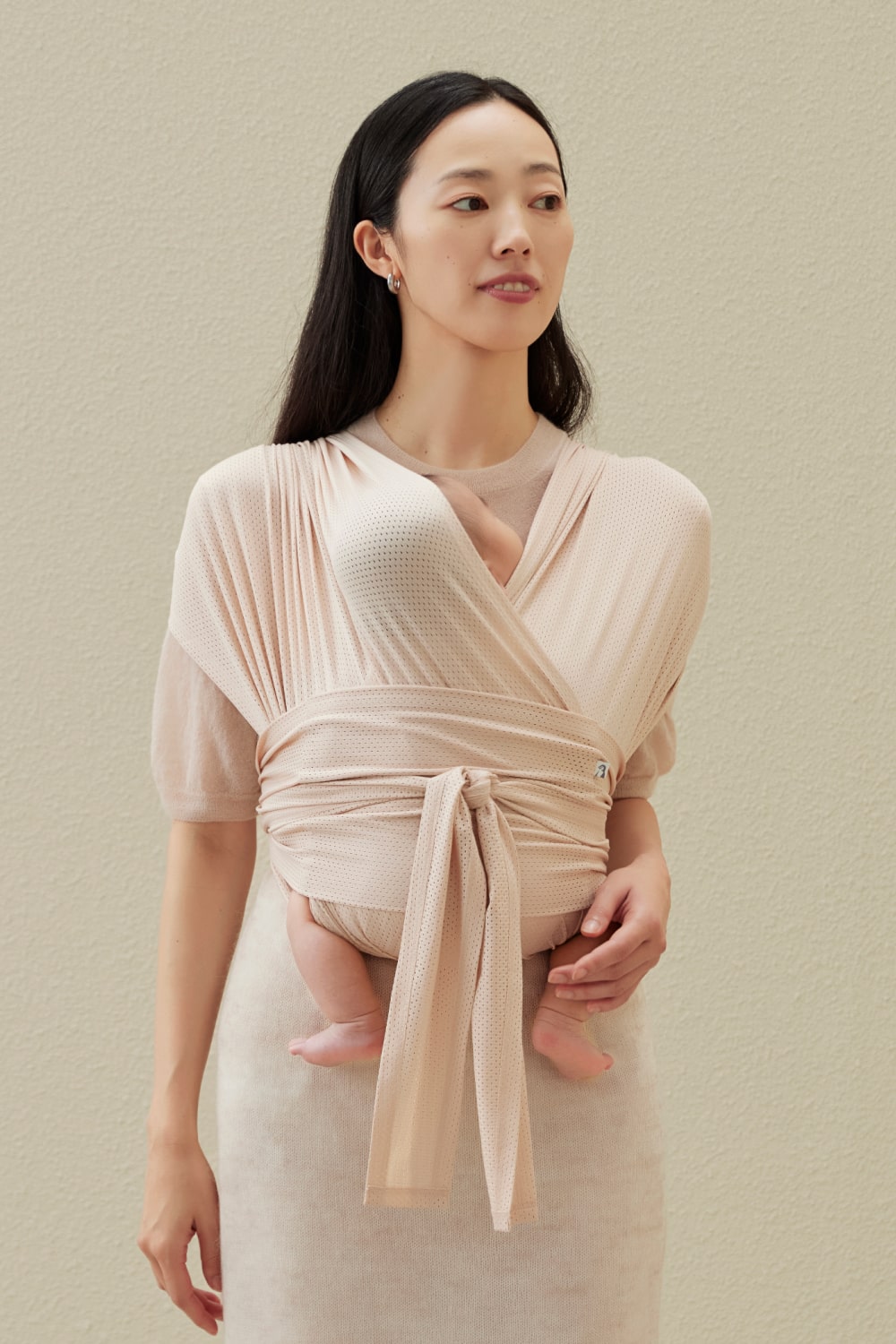 コニー抱っこ紐FLEX AirMesh™ | 通気性の良いメッシュ素材。新生児から