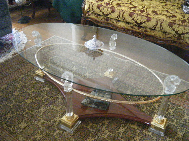 楕円形のガラス天板をセットされたお客様 – KG Press | ガラス情報発信