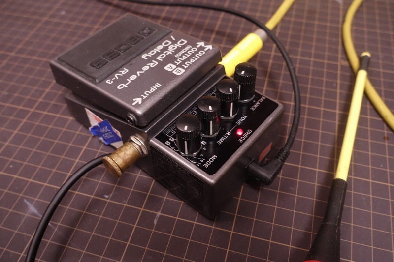 BOSS RV-3 Digital Reverb/Delay（エフェクトONになりません）」: こ