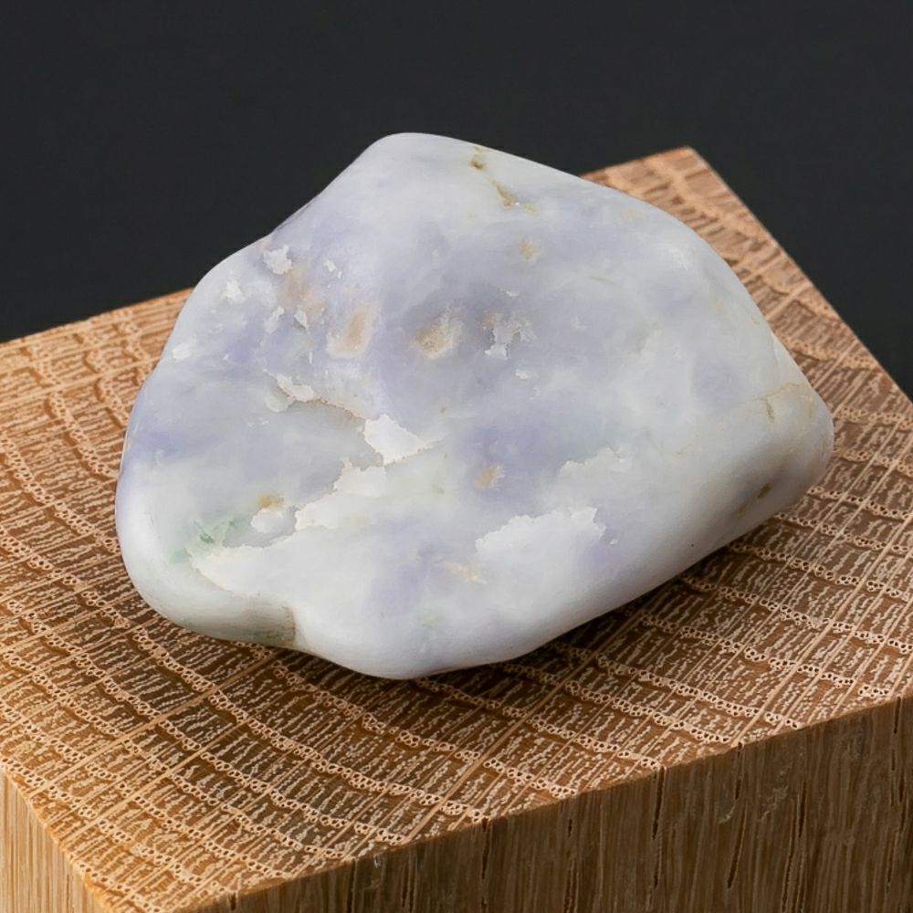 深いラベンダー色・宮崎海岸産・28g】（高品質ラベンダー色ヒスイ