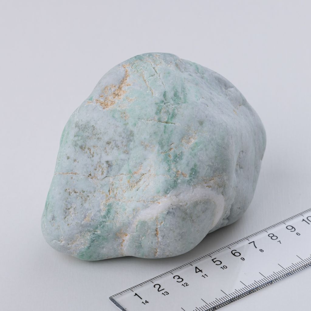 川石・姫川産・769g】（高品質淡緑色ヒスイ）糸魚川天然翡翠原石