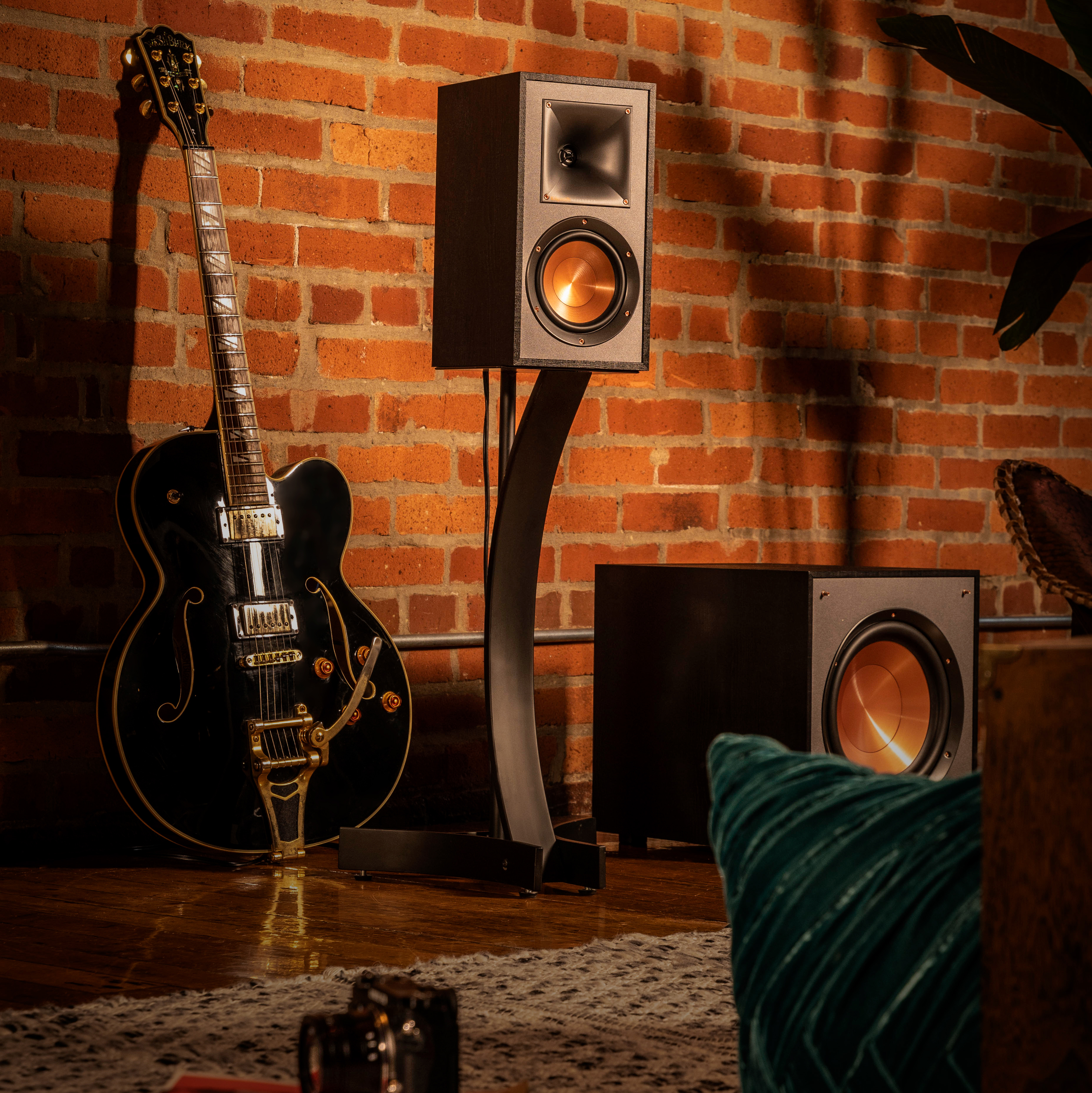Klipsch | R-51M Bookshelf Speakers