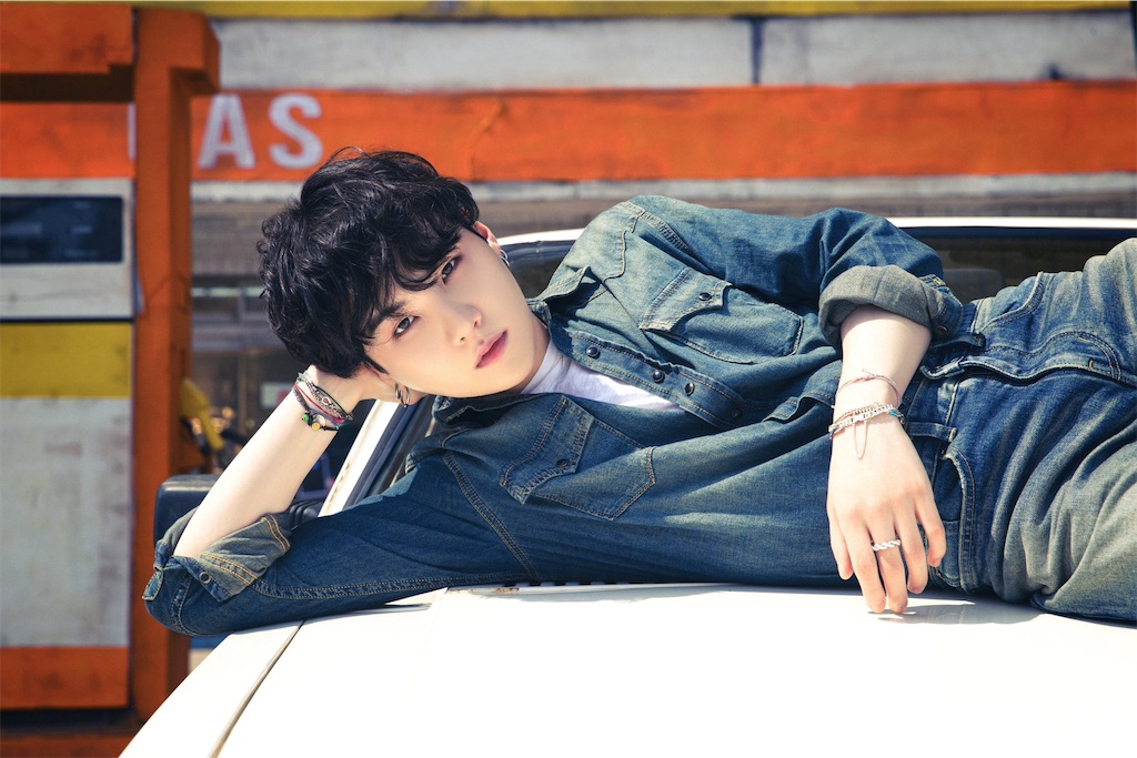 BTS SUGA（ユンギ）着用ファッションアイテム紹介！通販で買える商品
