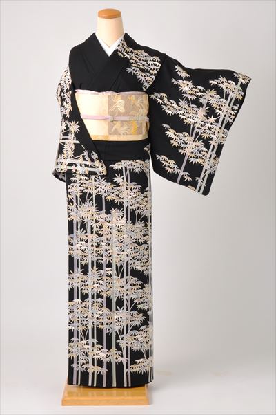 訪問着[黒地の竹、笹の葉模様］｜着物レンタルあき (来店着付け無料