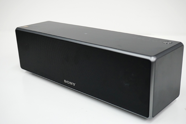 ワイヤレススピーカー 「SRS-ZR7」で、スマートフォン、ウォークマン