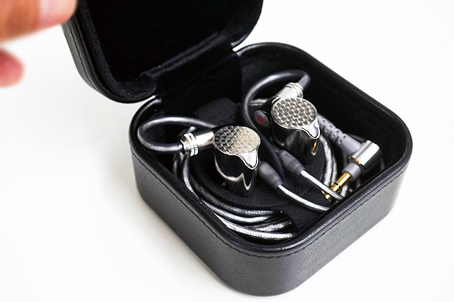 その佇まい、まるでジュエリーやー！リスニングモニターの究極の音楽