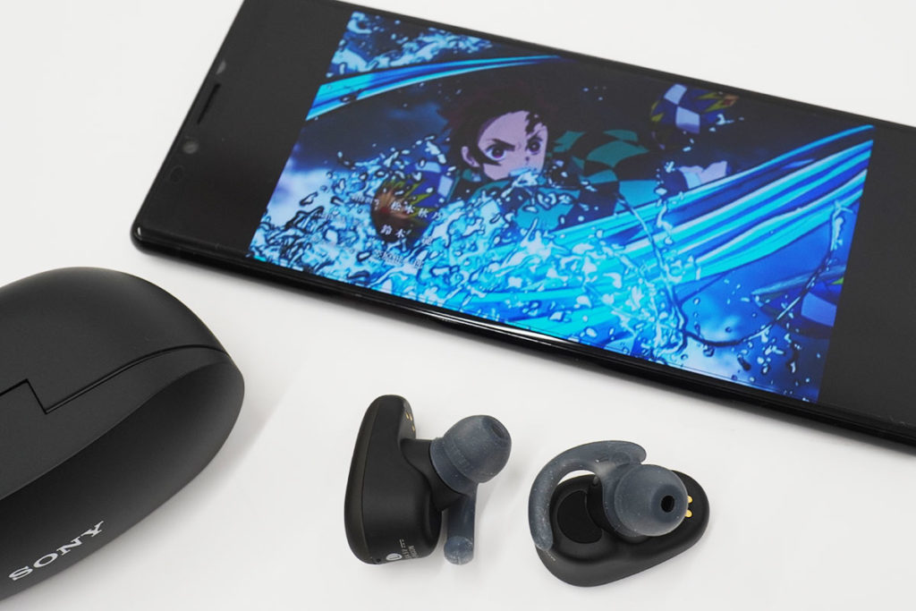 完全ワイヤレスヘッドセットに、ノイズキャンセリング機能と防水防塵