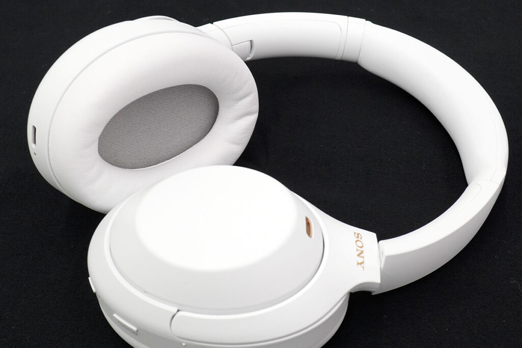 ワイヤレスノイズキャンセリングステレオヘッドセット「WH-1000XM4」の