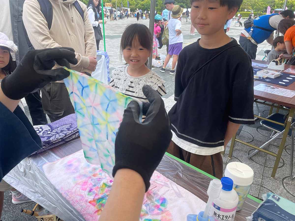 有松絞りを使ったインクタンブラー体験 / 有松の絞り体験を開催 - KUNO