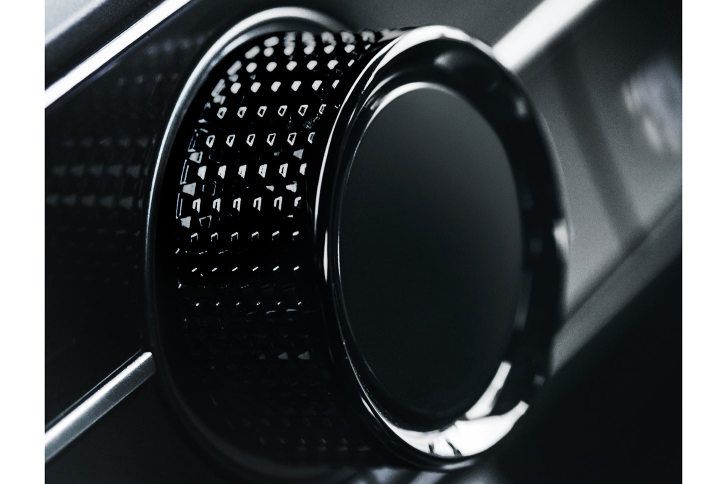 今度のタイプRは黒い！ 内装をブラックで統一した「ホンダ・シビック