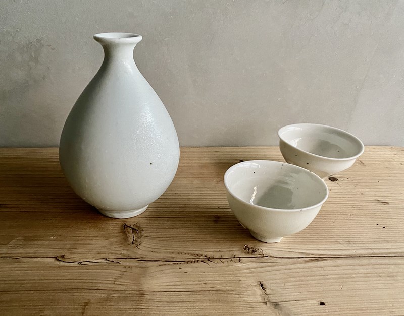 崔 在皓（チェ ジェホ）の白磁の徳利と酒杯 | 暮らしとおしゃれの編集室