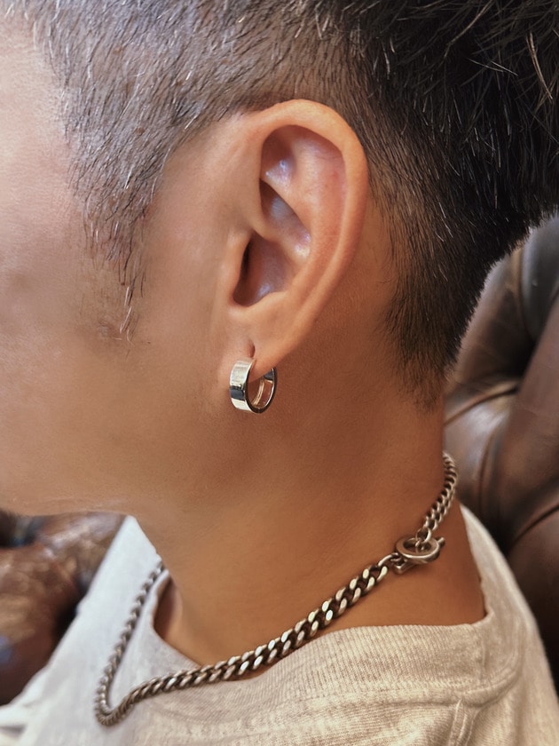 シルバーシングルフラットフープピアス｜シングルピアス｜LAMBDA