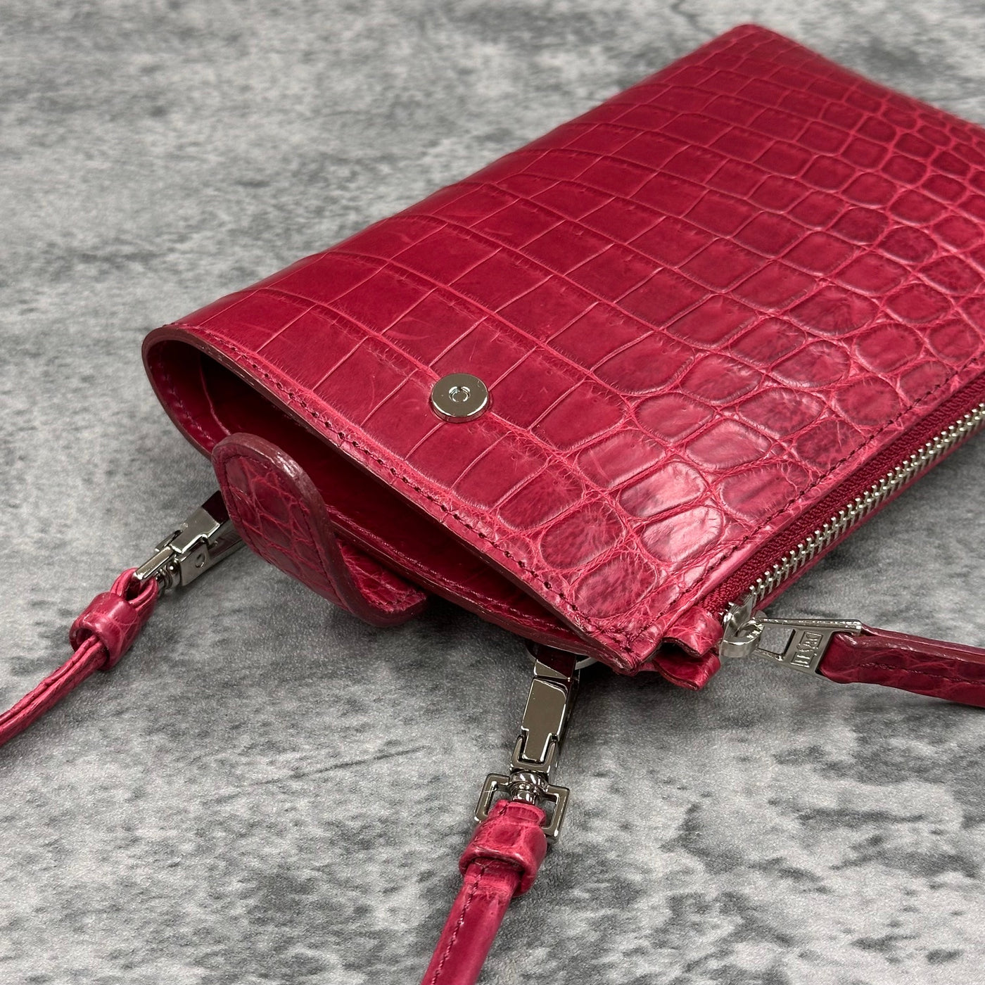 クロコダイル スマホショルダー メンズ レディース 本革 マット 赤