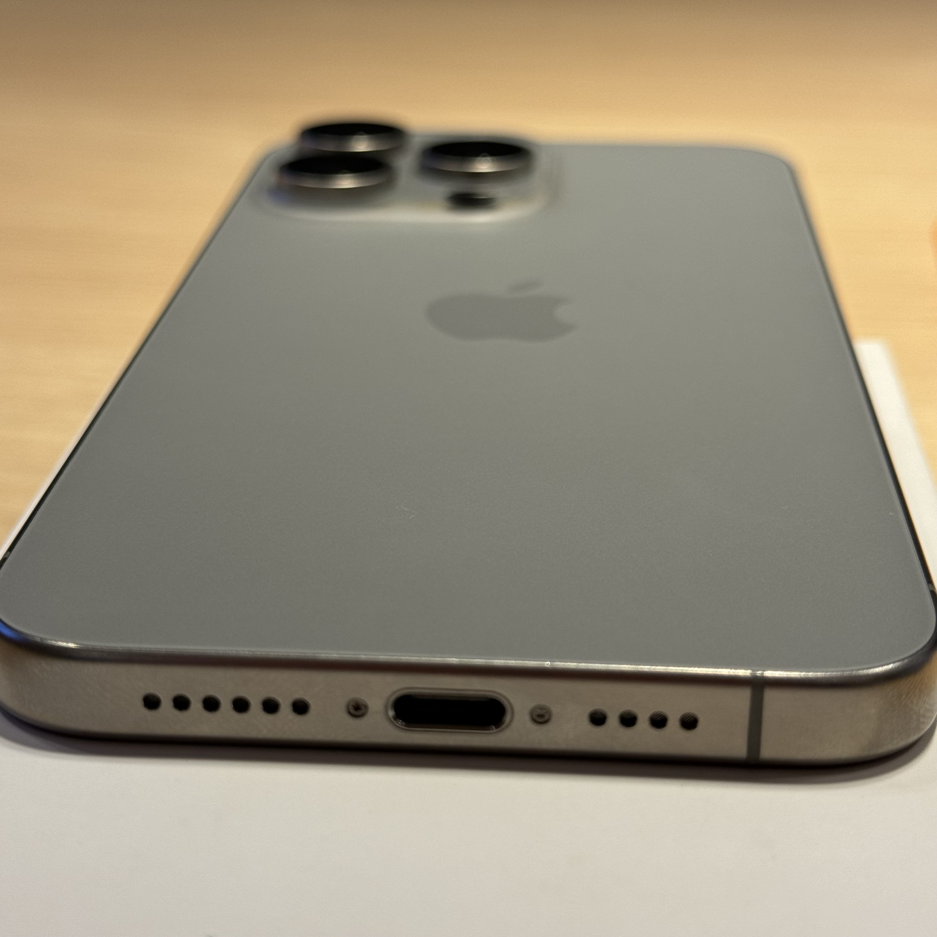 iPhone 15 Pro Max 256GB TITÂNIO NATURAL (seminovo) – LS