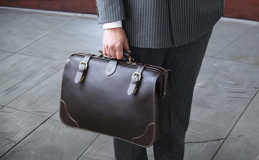 職人技の結晶。日本製・革のビジネスバッグで、毎日をもっとかっこよく