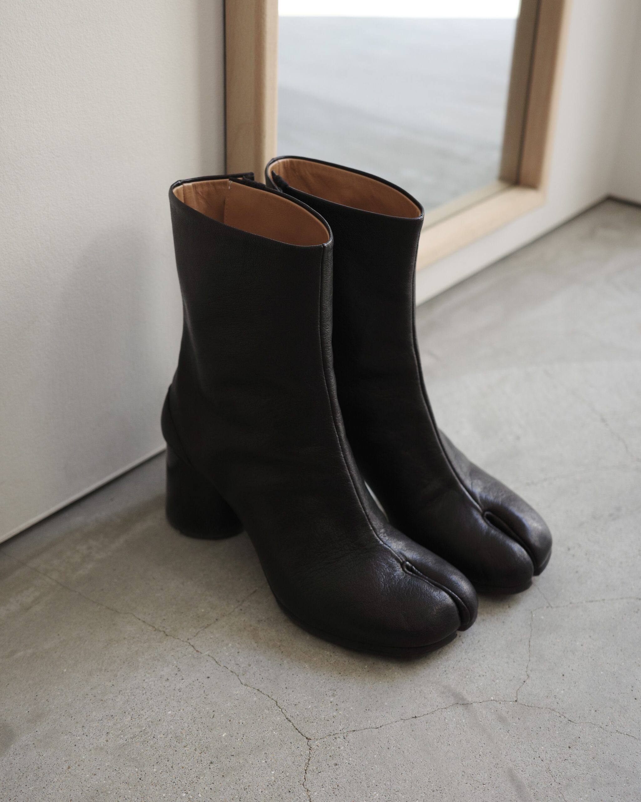 憧れ続けたメゾン マルジェラのタビブーツをついに | LEE