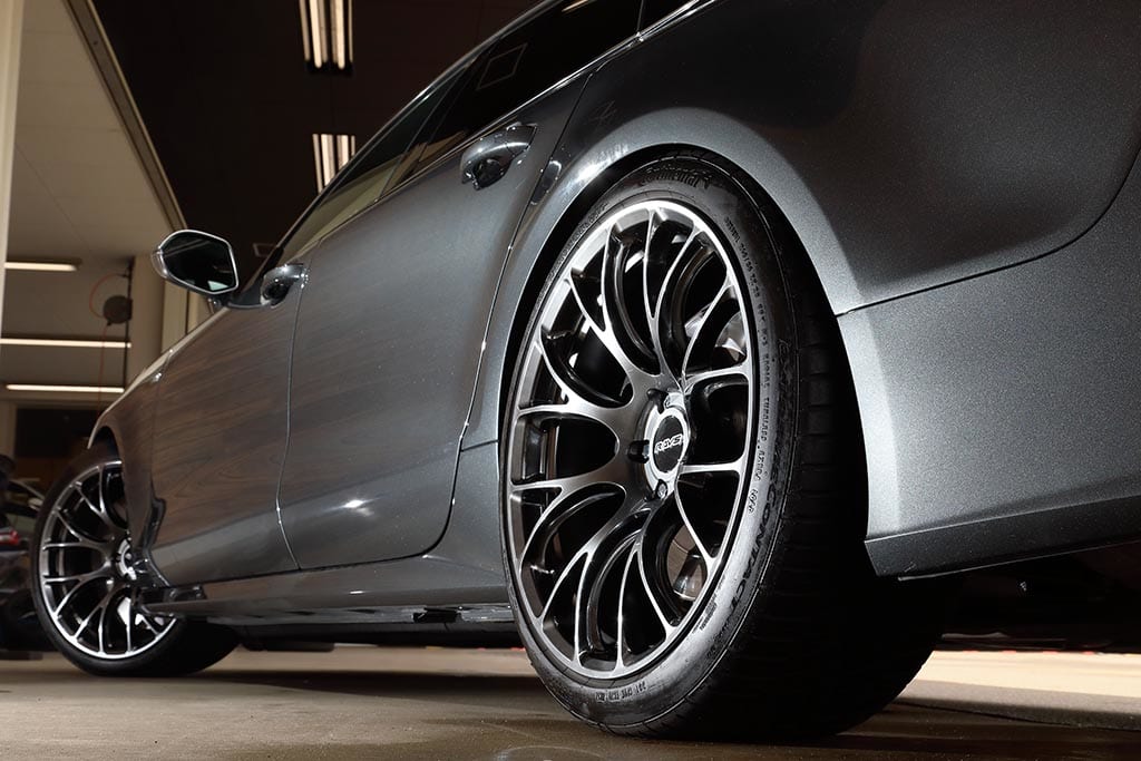 レーステクノロジーが優美なスタイルを実現！ ボルクレーシングG16