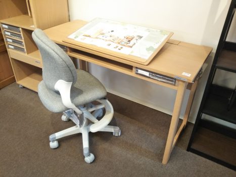 ◇学力向上をサポート◇オカムラ学習デスク | 【公式】リーファ