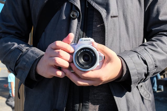 ママさんにおすすめしたい子育てカメラ、EOS Kiss X7 ホワイトの一つ目