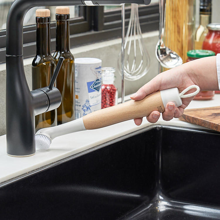 コードレス電動ブラシ LNACN003 | Life on Products(ライフオンプロダクツ)