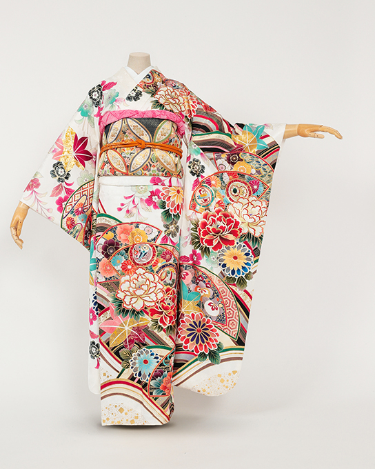 白金彩花扇面流水文 | 中振袖 | wasou | 大切な1日を彩る着物レンタル