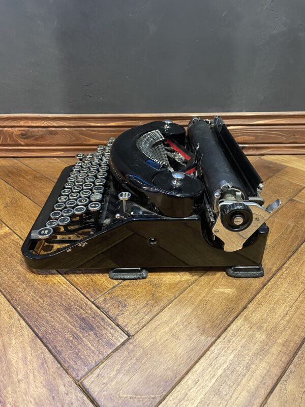 UNDERWOOD noiseless portable typewriter / アンダーウッド