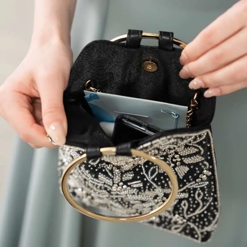 ブラックの2wayリングハンドルバッグ | アサクラ | E-8068 | 結婚式