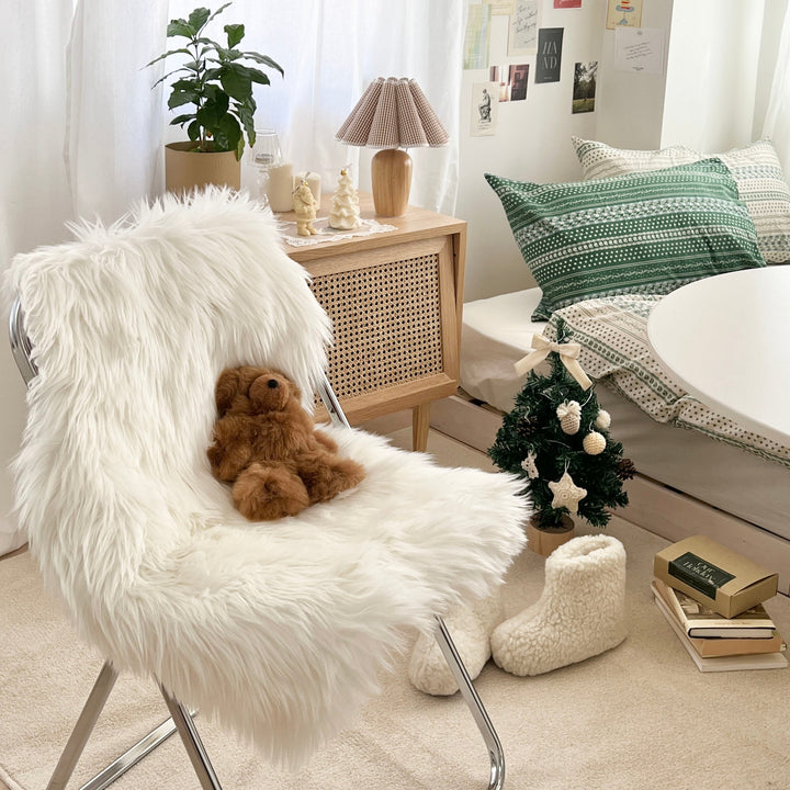 ウールライクムートンラグ – Little Rooms