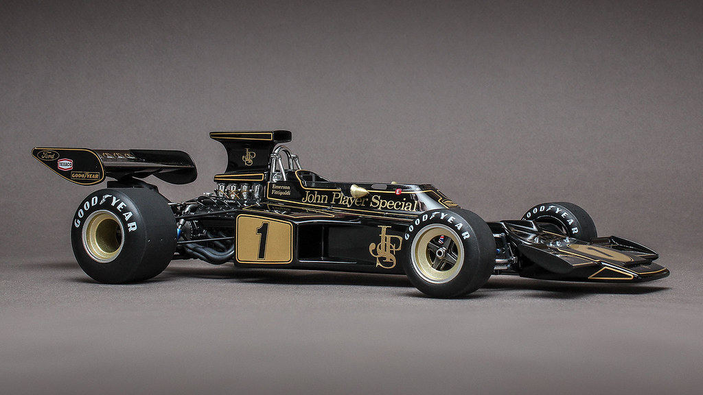 Ebbro 1/20 Lotus 72e - Ready For Inspection - Vehicles