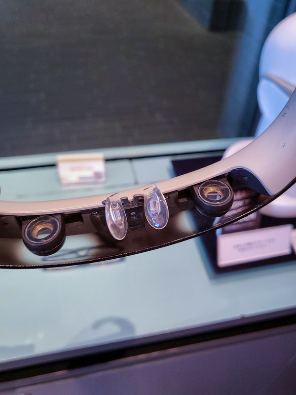 近未来オートフォーカスアイウェア ViXion01 近視・老眼の悩みを解消